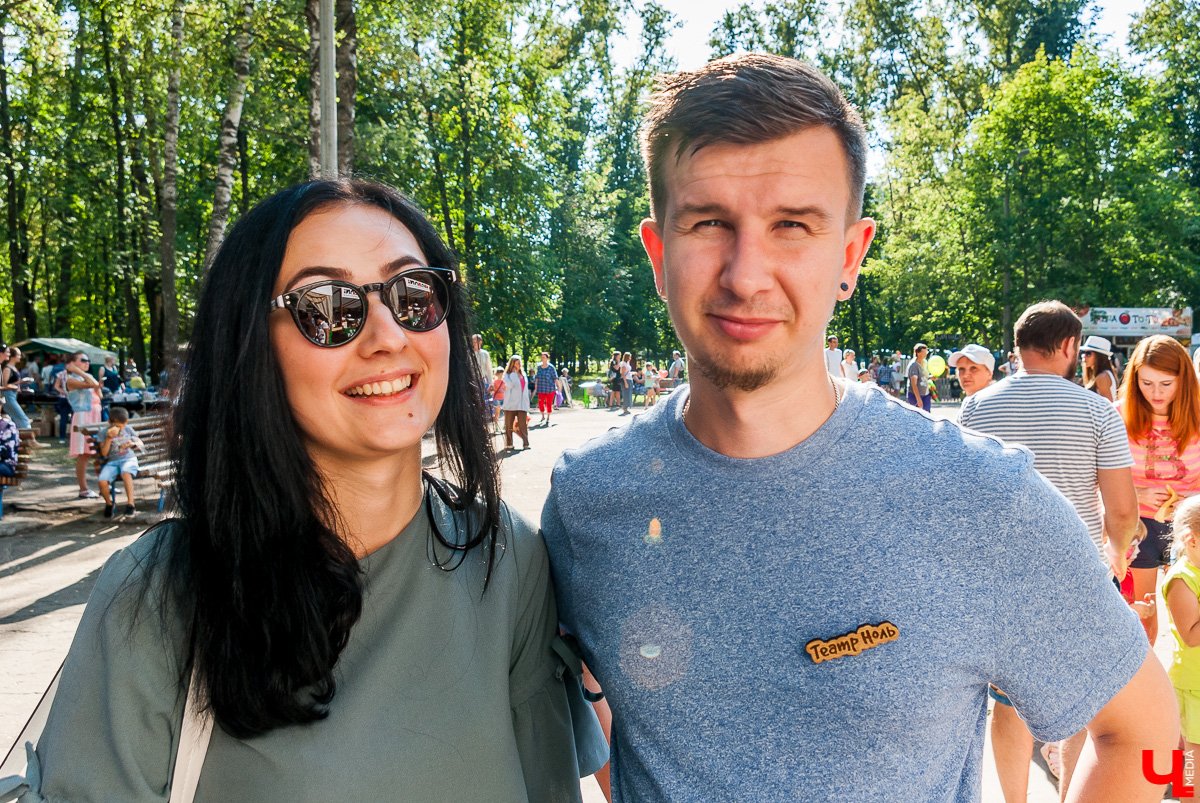 26 августа в Коврове прошёл гастрономический фестиваль «СамБыЕл». В нем приняло участие 7 ресторанов, удивлявших гостей оригинальными блюдами