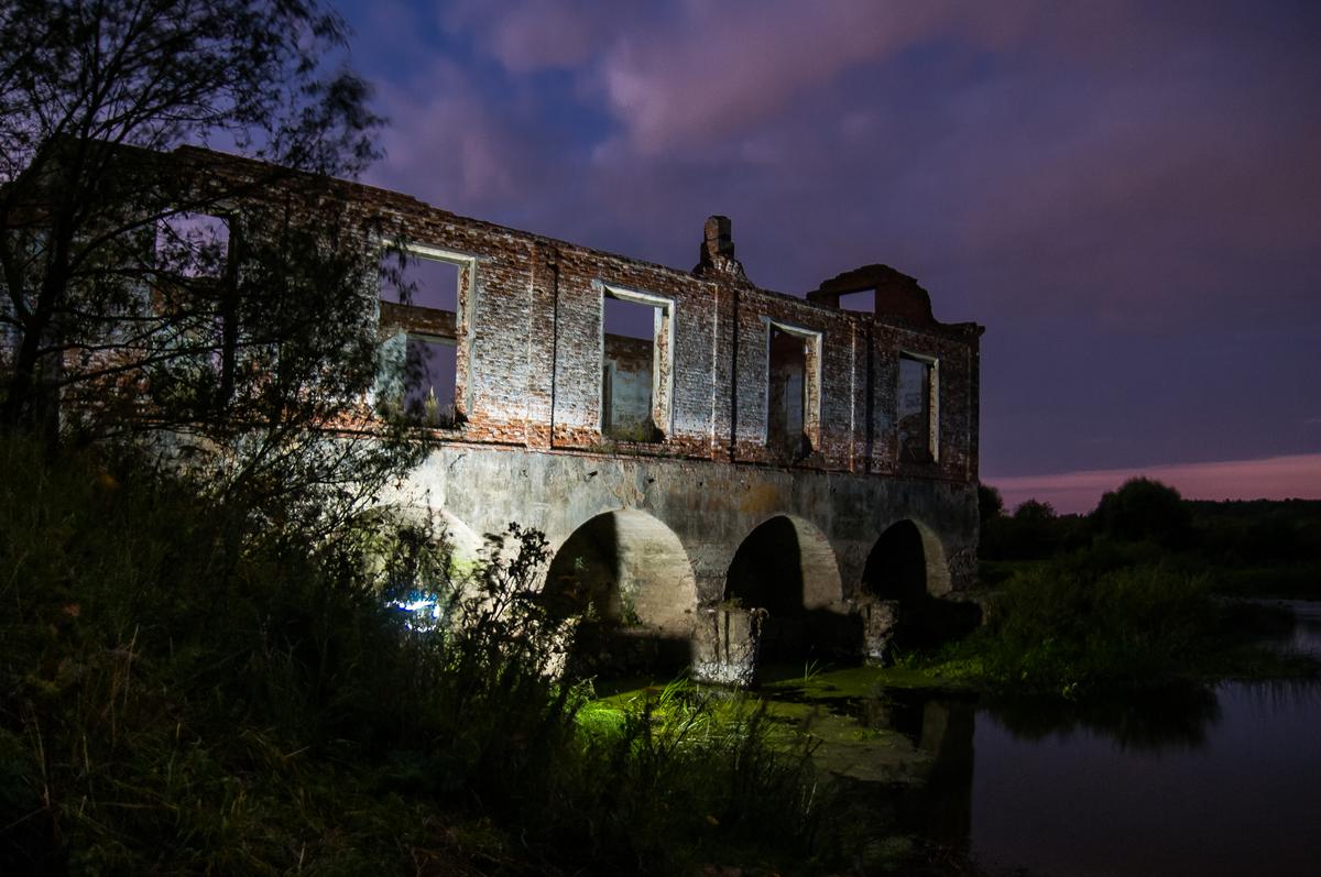 Развалины старой ГЭС в Заполицах