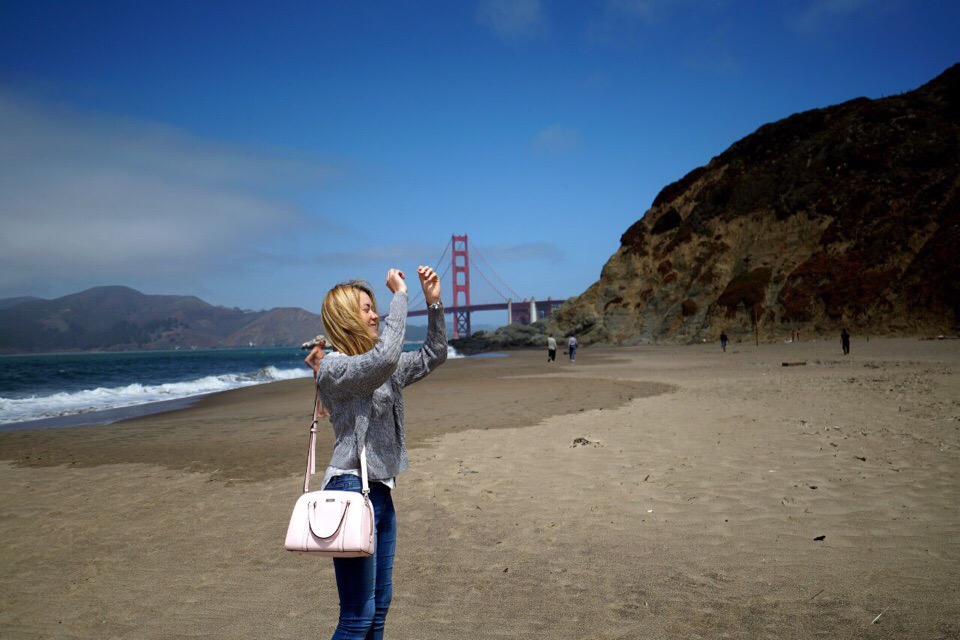 Анастасия Ковальская несколько лет подряд уезжает летом работать в Америку. Корреспондент “Ключ-Медиа” поговорила с девушкой о жизни за океаном, кредитах, работе и американской мечте