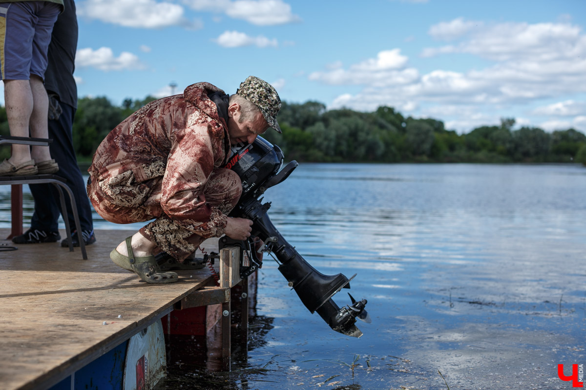 Двухэтажный плот во Владимире