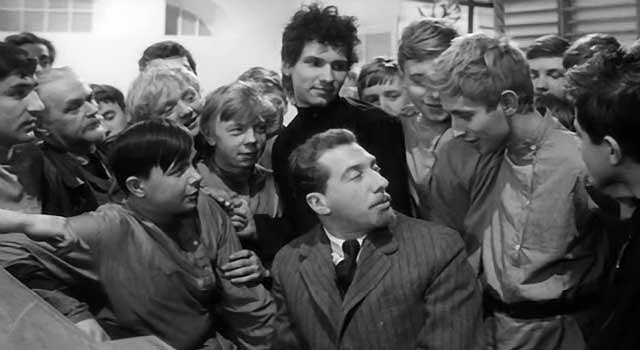 Профессия учителя. Что она скрывает в себе? Чтобы это узнать, мы заглянули во владимирскую гимназию № 23 и побеседовали с ее педагогами на всевозможные темы