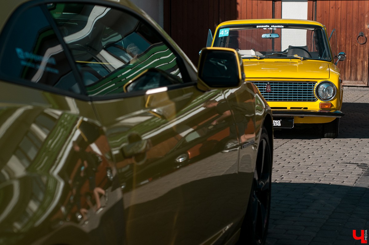 15 и 16 сентября в Суздале прошел фестиваль автомобильного тюнинга Tuning Car Awards. На него съехалось больше 100 машин со всей России