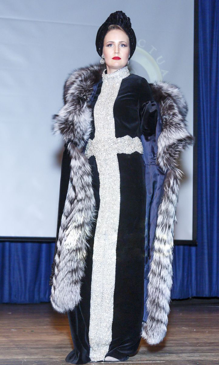 Владимирский дизайнер одежды премиум-класса Андрей Перескоков на днях возил свои наряды на показ в Сан-Франциско. Там состоялось открытие интеллектуального казино, по типу российского “Что? Где? Когда?”