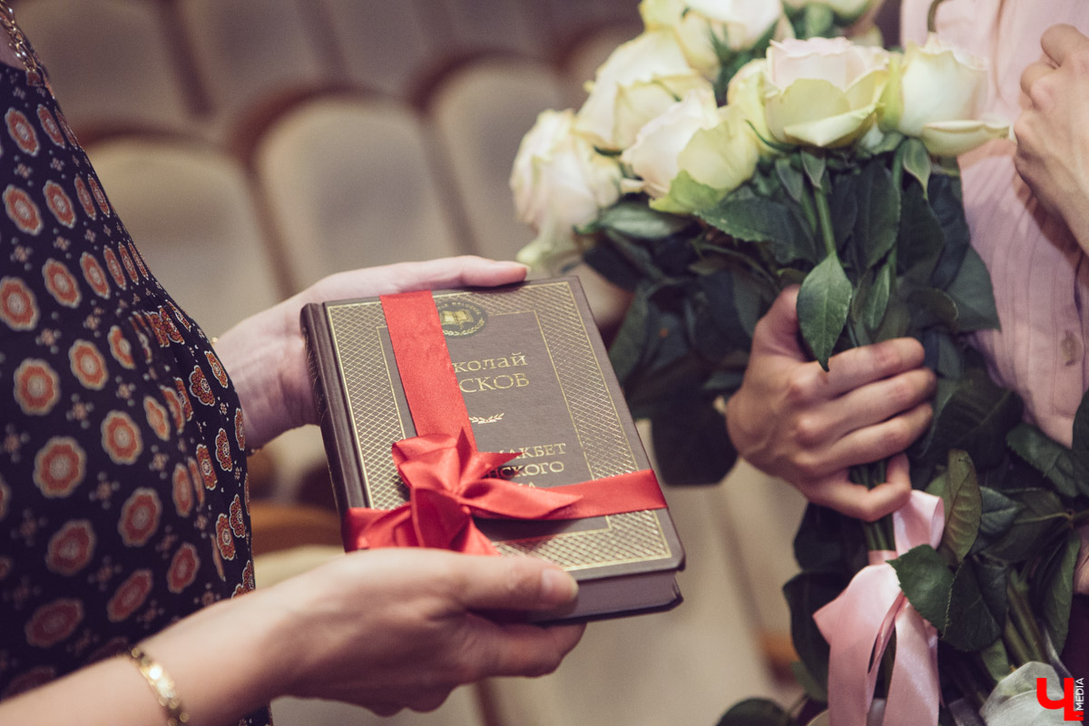 Анна Лузгина с поклонницей