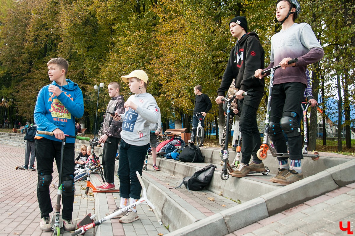 Опасные трюки на самокатах