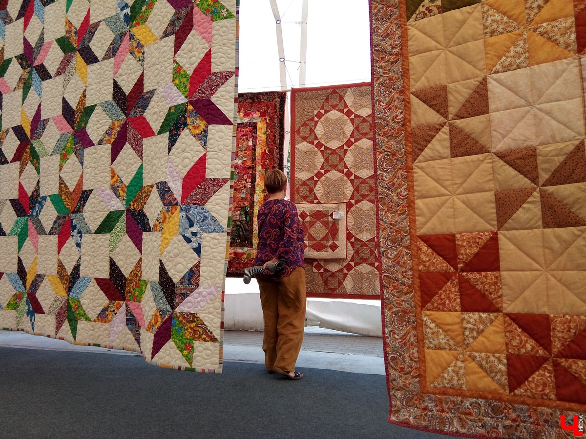 С 9 по 16 августа в Суздале проходит международный фестиваль лоскутного шитья. Участвуют в нем не только женщины, но и мужчины