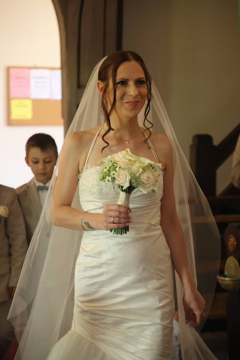 Жительница Владимира Елена Суркова вышла замуж за француского ресторатора Оливье. Свадьбу молодожены праздновали дважды