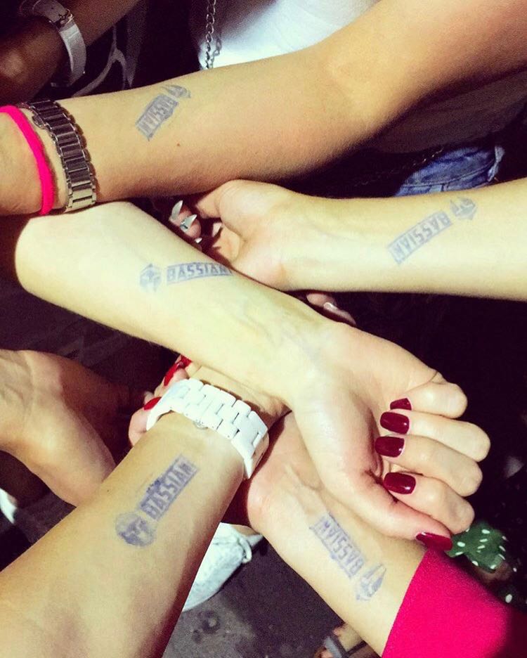 Влада Пайзулаева из Владимира оригинально отметила свой юбилей. Она с шестью подругами отправилась в Грузию, а оттуда в Турцию. Как отрывались девушки - именинница рассказала в интервью