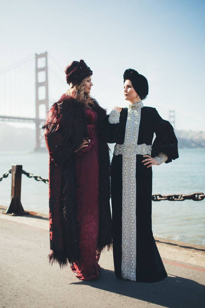 Владимирский дизайнер одежды премиум-класса Андрей Перескоков на днях возил свои наряды на показ в Сан-Франциско. Там состоялось открытие интеллектуального казино, по типу российского “Что? Где? Когда?”