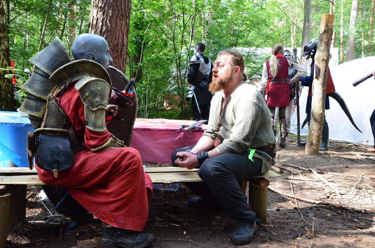 Владимирец Кирилл Николаенко уже 15 лет увлечен ролевыми играми. Что это такое? Чем интересно такое хобби? Насколько затратно? Обо всем этом наш земляк рассказал во время интервью