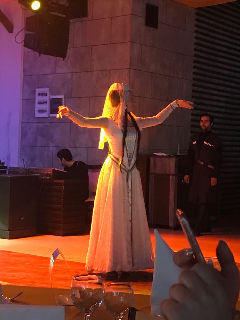 Влада Пайзулаева из Владимира оригинально отметила свой юбилей. Она с шестью подругами отправилась в Грузию, а оттуда в Турцию. Как отрывались девушки - именинница рассказала в интервью