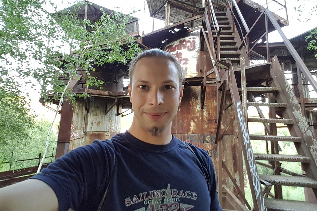 Владимирец Егор Дзюбенко живет в Германии и руководит научными исследованиями. В интервью биофизик рассказал о работе за границей и особенностях быта