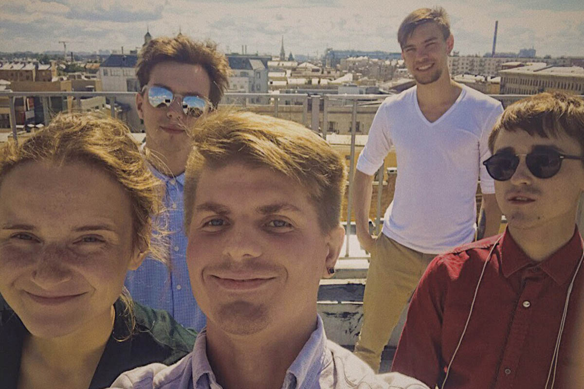 Владимирская группа “More” вернулась из Северной столицы, где снимала клипы о любви к музыке и к жизни. Участники рассказали о длительном перерыве в творчестве, новых планах, Ольге Бузовой и гимнах ЧМ по футболу