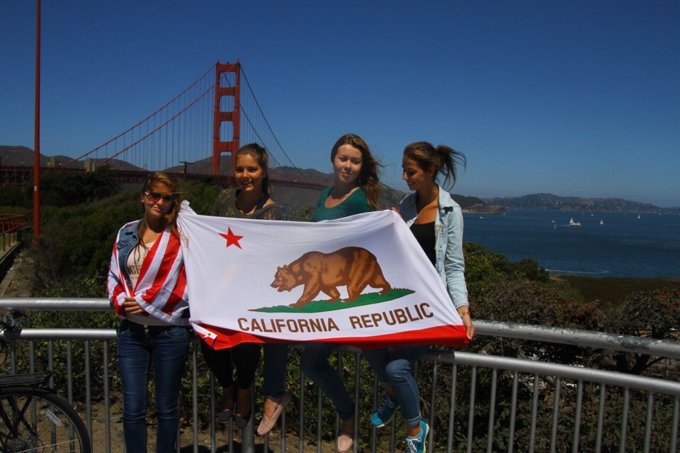 Анастасия Ковальская несколько лет подряд уезжает летом работать в Америку. Корреспондент “Ключ-Медиа” поговорила с девушкой о жизни за океаном, кредитах, работе и американской мечте