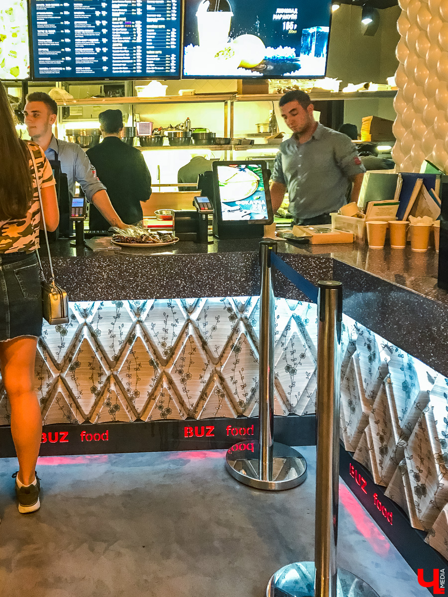 Журналист Ключ-Медиа побывала в ресторане Ольги Бузовой, оценила интерьер и узнала, что там за салаты такие подают под названием “Мало половин” и “Бузцезарь”