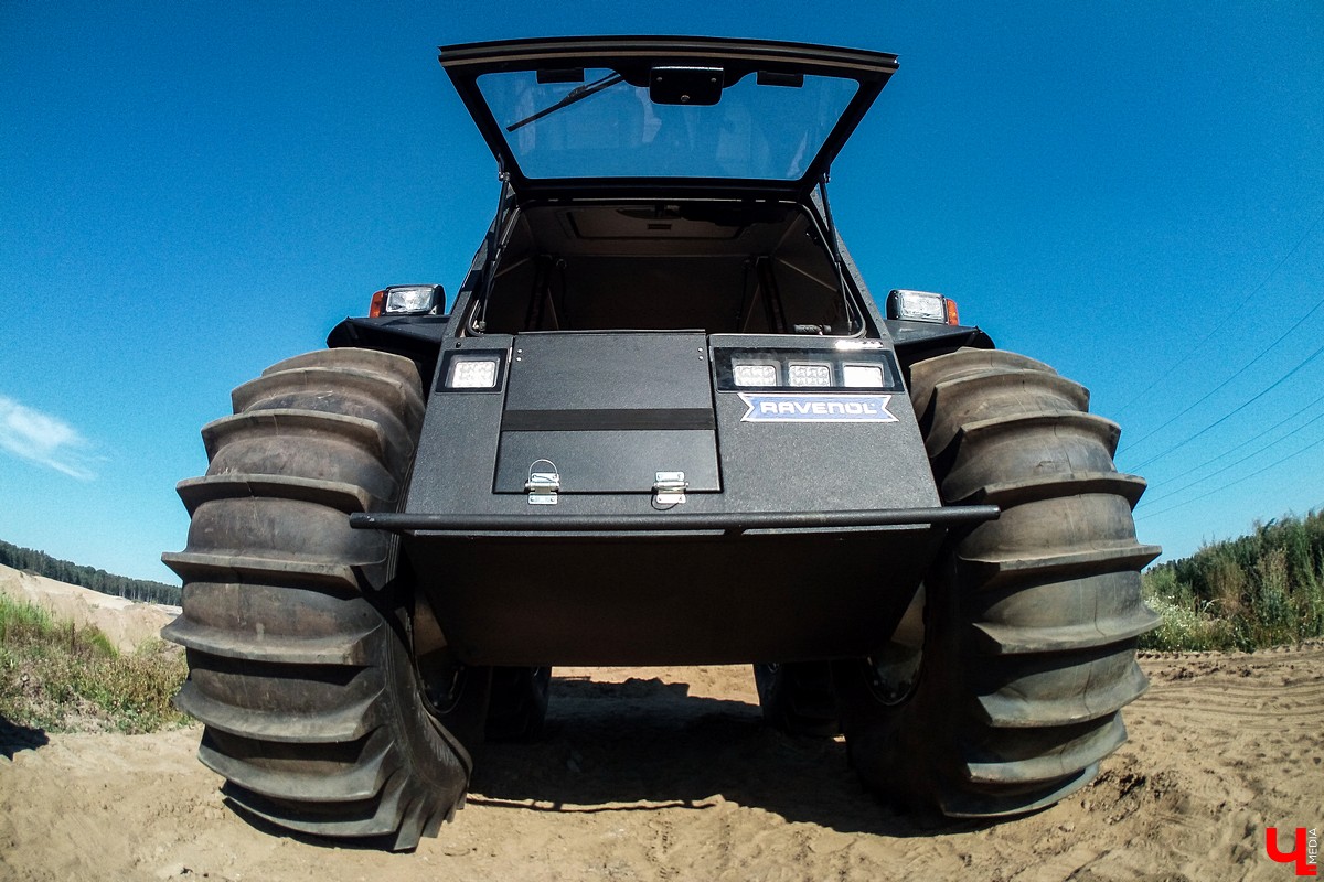 11 августа во Владимире прошел тест-драйв вездехода “Шерп”. Мы прокатились на борту и выяснили, на что способна отечественная техника