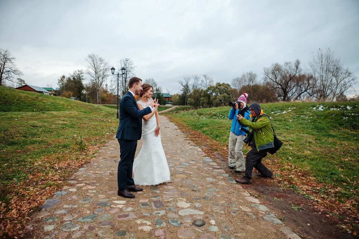 Владимирцы Наталья и Максим Рыжовы поделились с журналистом “Ключ-Медиа” своей историей любви. Максим сделал предложение любимой на 65-м этаже Москва-Сити, а со свадьбы молодожены сразу улетели на другой континент
