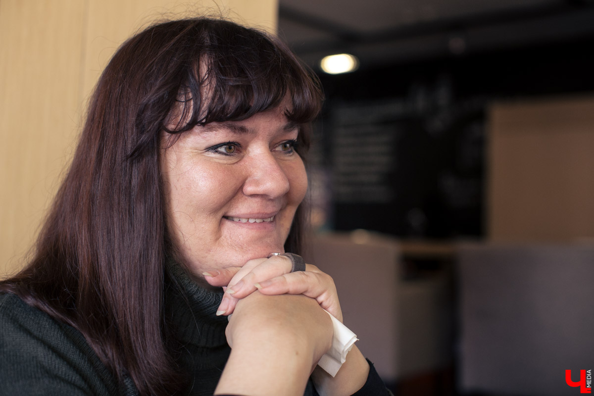 Сценарист Светлана Пугачева рассказала, как в России снимают кино, откуда в фильмах берутся киноляпы и боится ли она попасть в обзор к Badcomedian