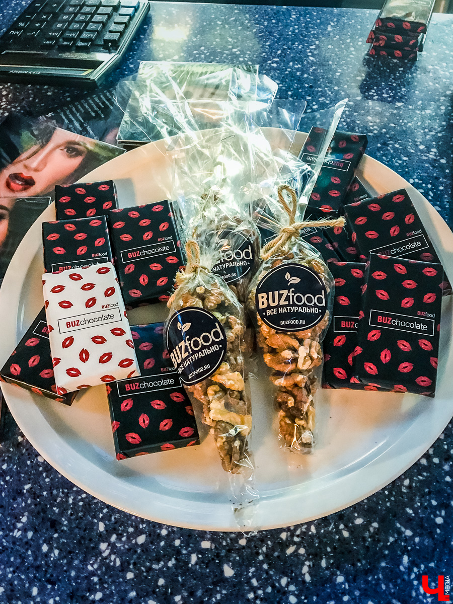 Журналист Ключ-Медиа побывала в ресторане Ольги Бузовой, оценила интерьер и узнала, что там за салаты такие подают под названием “Мало половин” и “Бузцезарь”