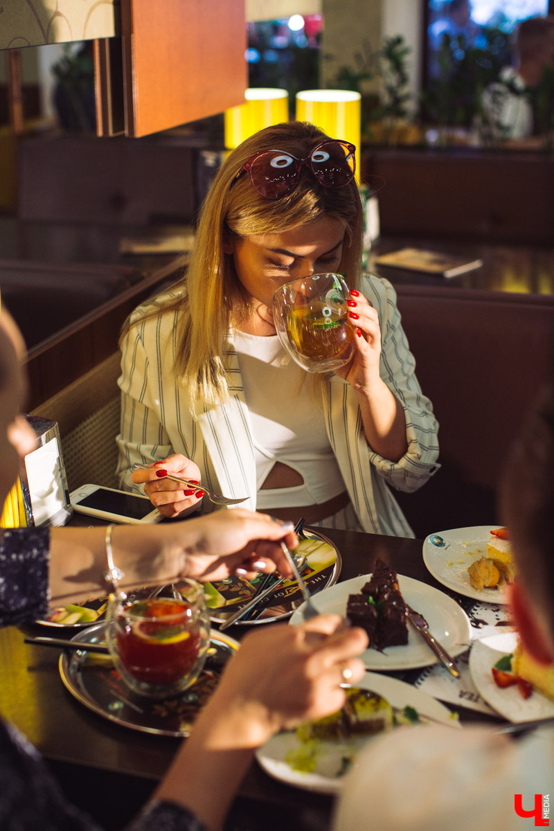 Блогеры из проекта “Инста-ужин” посетили кофейню COFFEESHOP COMPANY во Владимире и попробовали фирменные блюда
