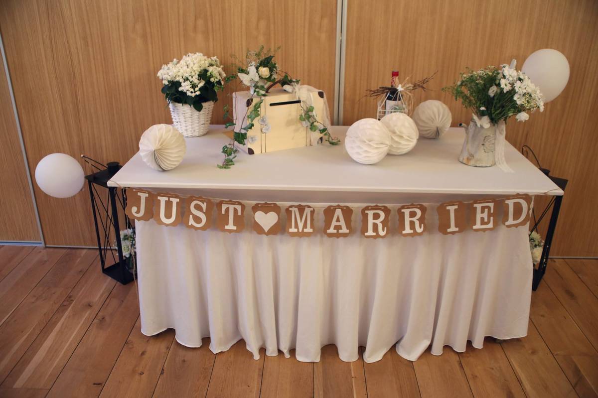 Жительница Владимира Елена Суркова вышла замуж за француского ресторатора Оливье. Свадьбу молодожены праздновали дважды