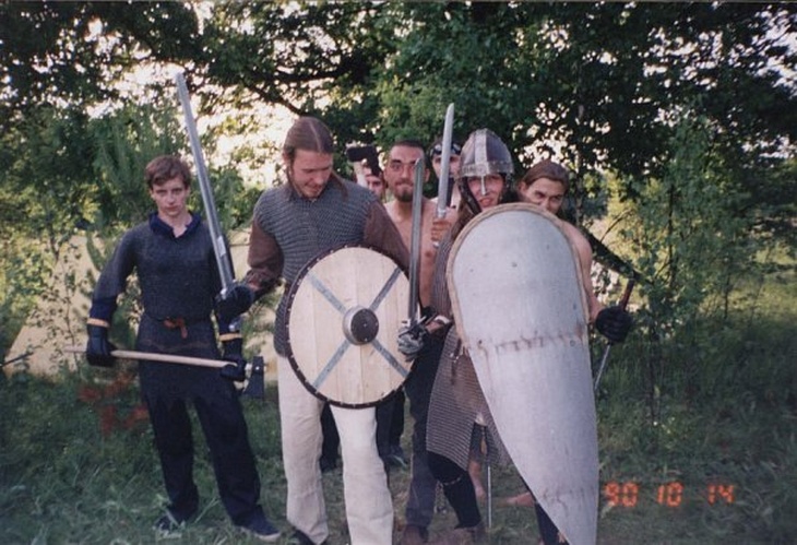 Владимирец Кирилл Николаенко уже 15 лет увлечен ролевыми играми. Что это такое? Чем интересно такое хобби? Насколько затратно? Обо всем этом наш земляк рассказал во время интервью