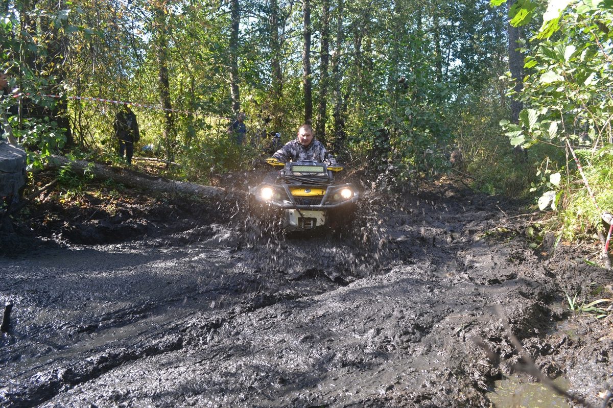 16 сентября состоялись “Мстёрские тропы 2018”. Мотоциклисты соревновались в ориентировании на бездорожье. Приехало 100 участников
