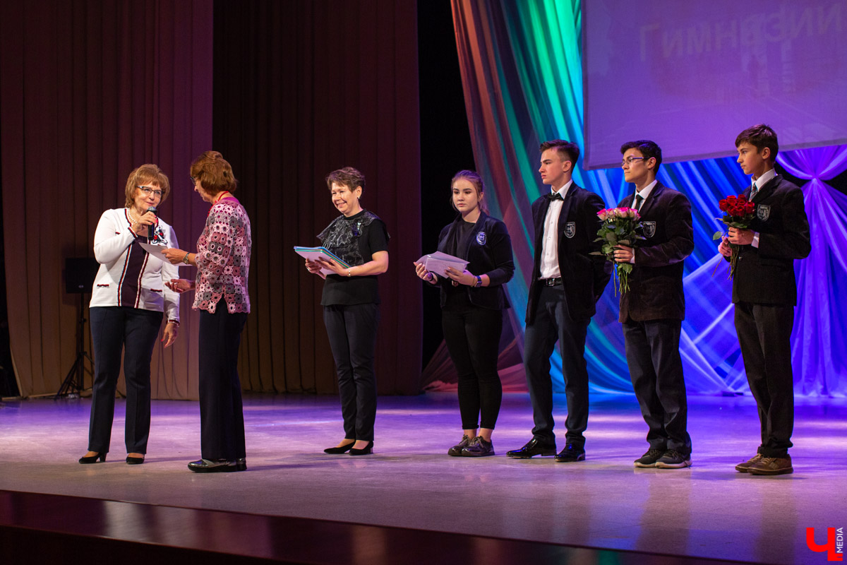 Профессия учителя. Что она скрывает в себе? Чтобы это узнать, мы заглянули во владимирскую гимназию № 23 и побеседовали с ее педагогами на всевозможные темы