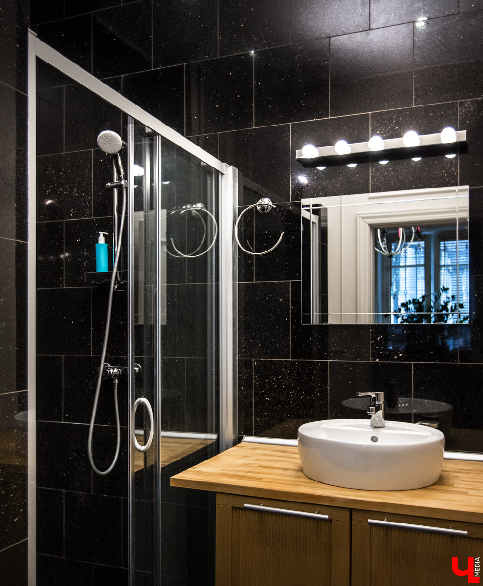 Продолжаем рубрику “Интерьер недели”. На днях мы заглянули в гости к Алексею Веденееву, адвокату, чей офис не похож на типичную юридическую контору