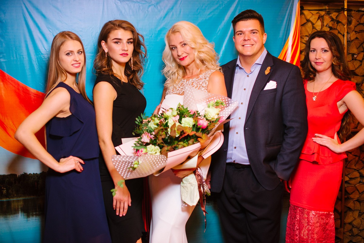 17 октября 2018 года исполнился 21 год модельному агентству “Жанна”. Накануне этого праздника мы пообщались с Жанной Згребновой, основательницей, руководительницей и вдохновительницей агентства