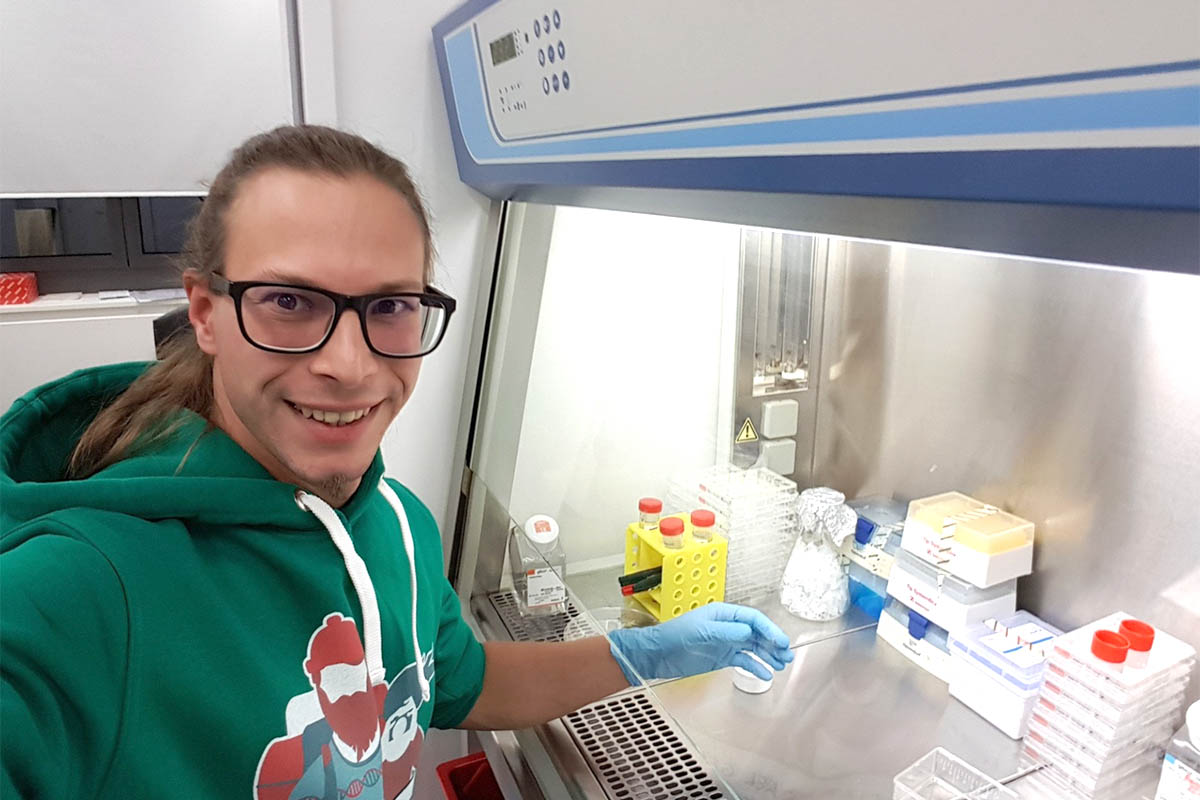 Владимирец Егор Дзюбенко живет в Германии и руководит научными исследованиями. В интервью биофизик рассказал о работе за границей и особенностях быта