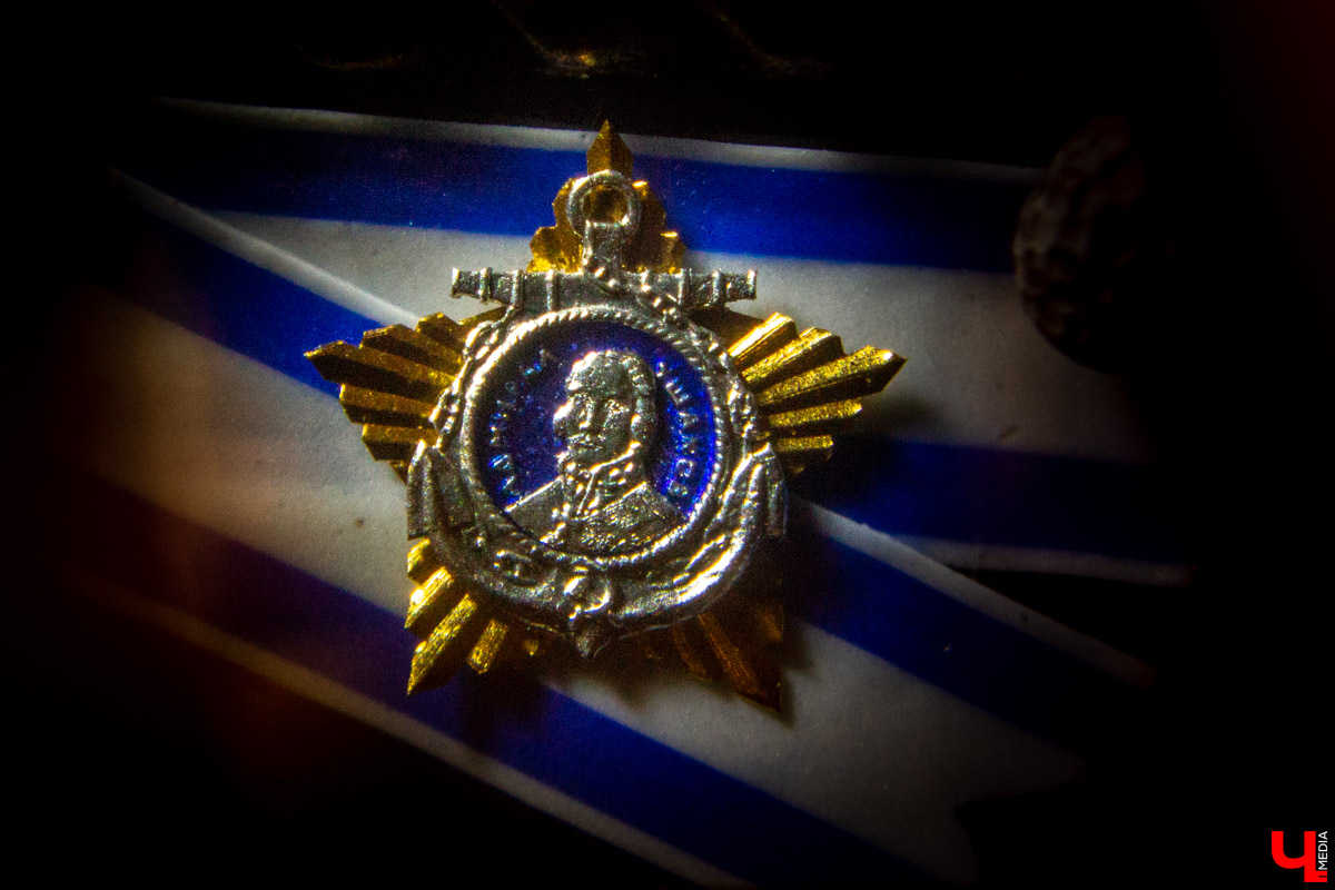 До 18 августа во Владимире можно увидеть подкованную блоху и другие микроминиатюры русского мастера Владимира Анискина. Корреспондент “Ключ-Медиа” побывал на выставке и сделал фоторепортаж