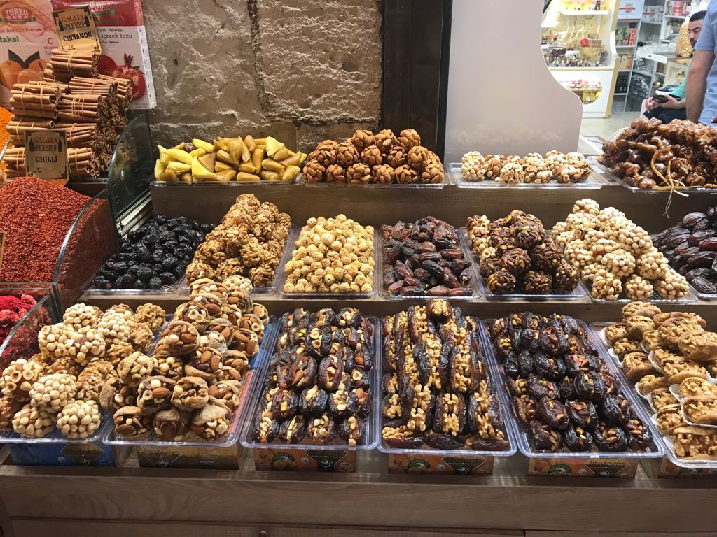 Влада Пайзулаева из Владимира оригинально отметила свой юбилей. Она с шестью подругами отправилась в Грузию, а оттуда в Турцию. Как отрывались девушки - именинница рассказала в интервью