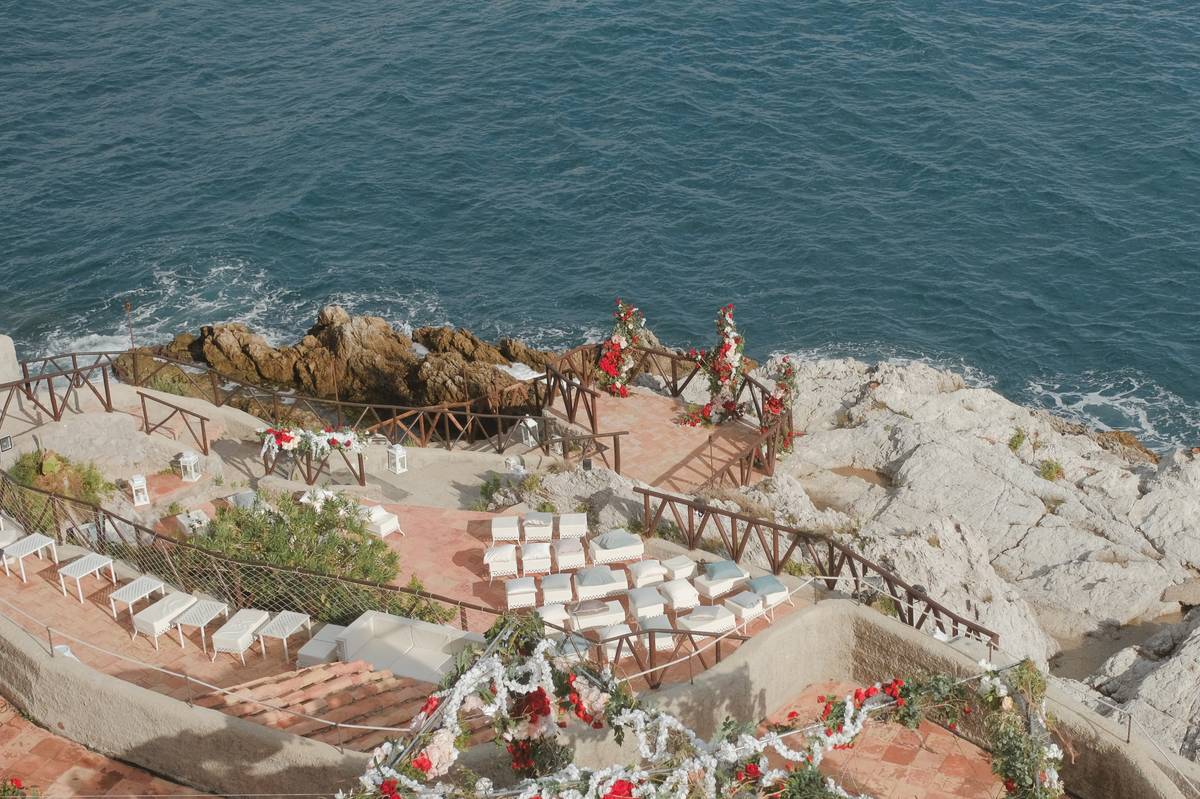 Ведущая Алена Маркелова проводит свадьбы за границей. О секретах своего успеха в свадебном бизнесе она рассказала журналисту “Ключ-Медиа”