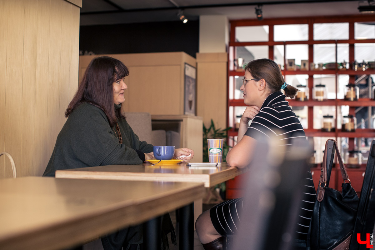 Сценарист Светлана Пугачева рассказала, как в России снимают кино, откуда в фильмах берутся киноляпы и боится ли она попасть в обзор к Badcomedian