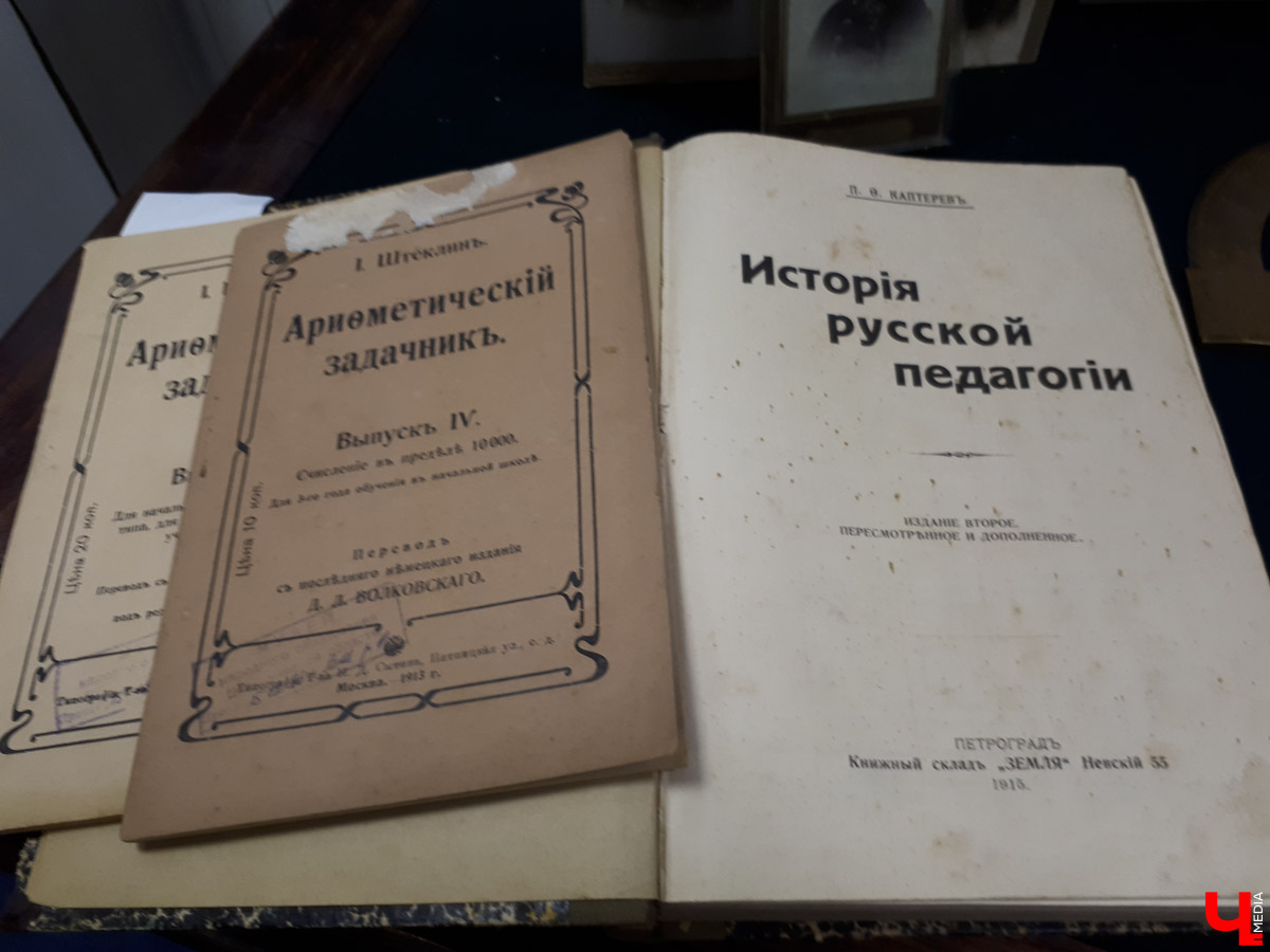 К началу нового учебного года 2018-2019 мы подготовили экскурс в историю владимирской системы образования. Чему учили 200 лет назад, что со временем менялось, и какими были школы в советские годы
