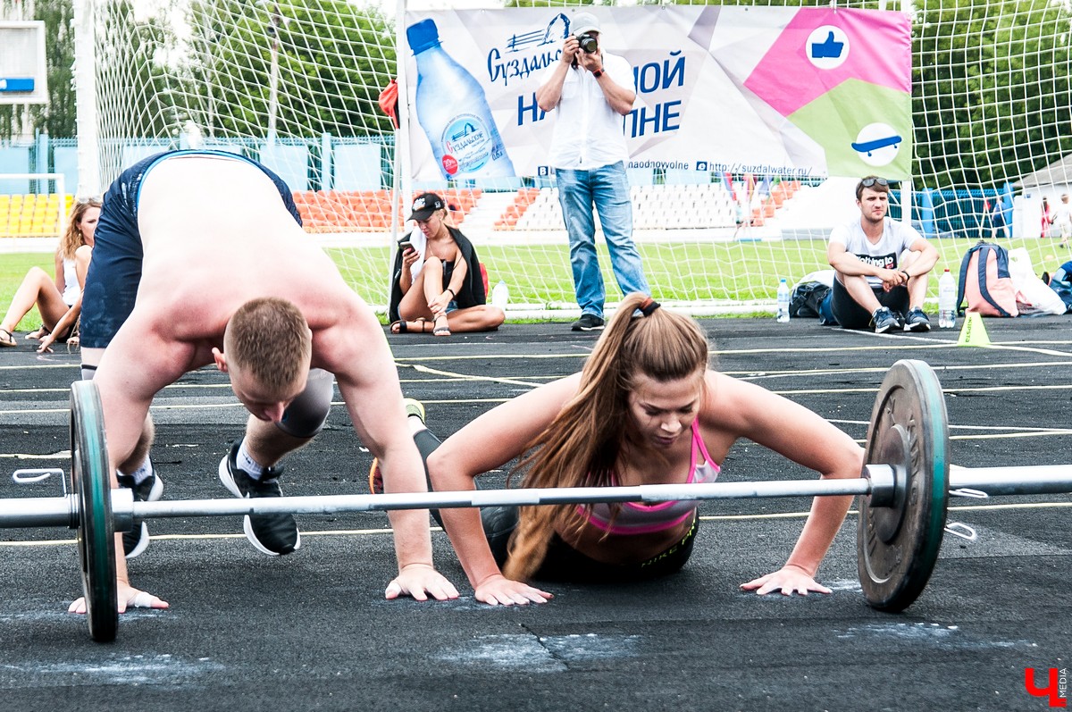 14 июля во Владимире на стадионе “Лыбедь” прошёл ежегодный чемпионат по кроссфиту “РОСИЧ 2018”. В этот раз организаторы выбрали несколько командных комплексов, с которыми может справиться спортсмен любой подготовки