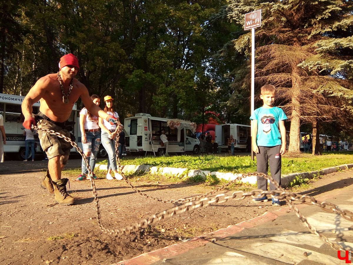 7-8 сентября в Суздале прошел третий фестиваль «Медовуха Fest». В 2018 году медовары привезли ставленый мед, сбитень, безалкогольную медовуху и травяные настои