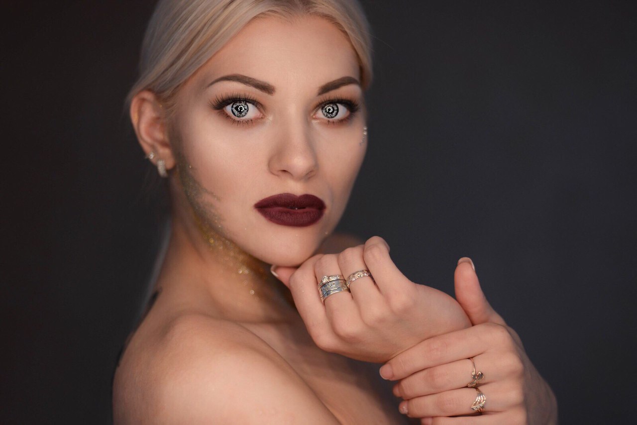 Вторая претендентка на звание “Девушка октября” по версии портала “Ключ-Медиа”. Осенняя нимфа Яна Цурикова