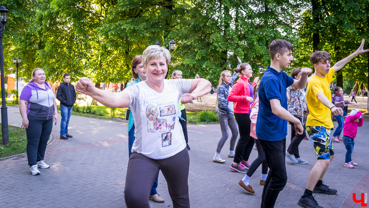 Зумба-фитнес в «Липках»: танцы на свежем воздухе