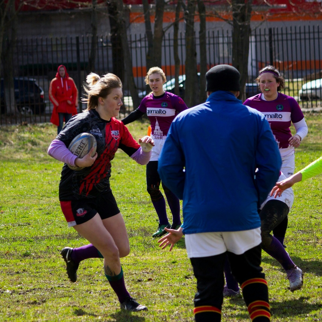 Регбистки из команды Владимирские львы рассказали о том, как попали в этот жёсткий спорт, и почему регби стало для них семьёй
