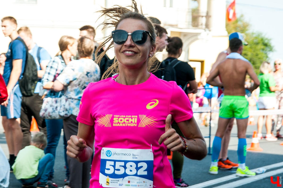 8 сентября во Владимире прошел 2-й полумарафон “Золотые ворота”. В нем приняли участие больше 5500 спортсменов из России, Германии, Мексики, Польши и Южной Африки. Победителей награждала фигуристка Ирина Слуцкая