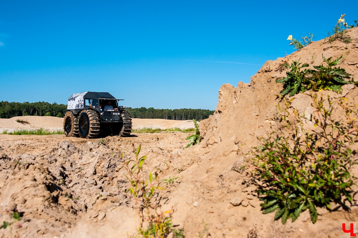 11 августа во Владимире прошел тест-драйв вездехода “Шерп”. Мы прокатились на борту и выяснили, на что способна отечественная техника