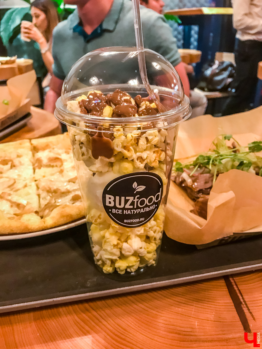 Журналист Ключ-Медиа побывала в ресторане Ольги Бузовой, оценила интерьер и узнала, что там за салаты такие подают под названием “Мало половин” и “Бузцезарь”