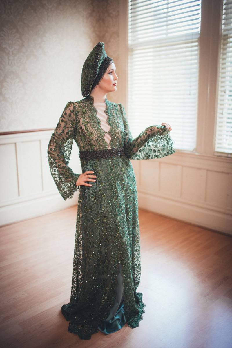 Владимирский дизайнер одежды премиум-класса Андрей Перескоков на днях возил свои наряды на показ в Сан-Франциско. Там состоялось открытие интеллектуального казино, по типу российского “Что? Где? Когда?”