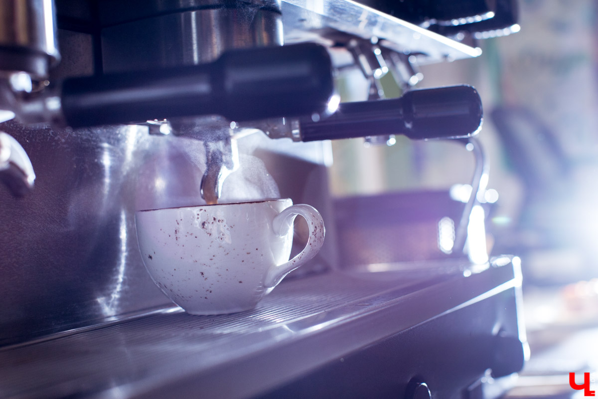 Журналист “Ключ-Медиа” отправилась на экскурсию в суздальский ресторан “Огурец” и узнала, как создавался дизайн интерьера этого заведения, какие самые необычные блюда входят в меню и где закупаются ингредиенты для них