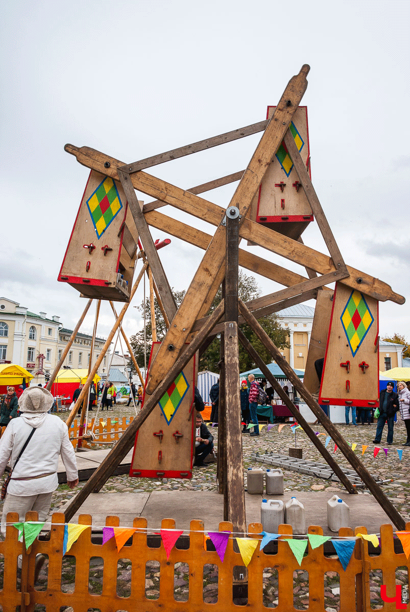 6 октября в Суздале прошла Традиционная Евфросиньевская ярмарка. Мероприятие собрало продавцов и производителей разных товаров из Суздаля и соседних городов