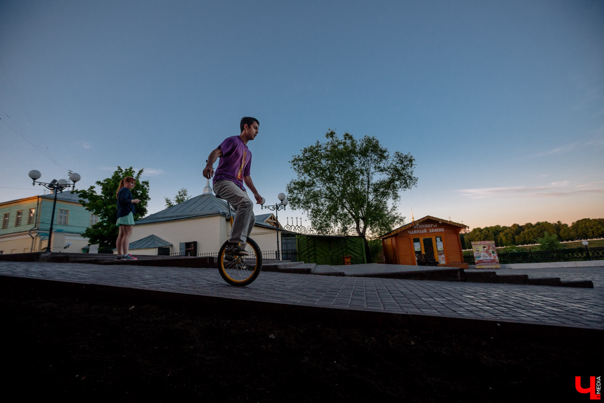 По Владимиру на уницикле