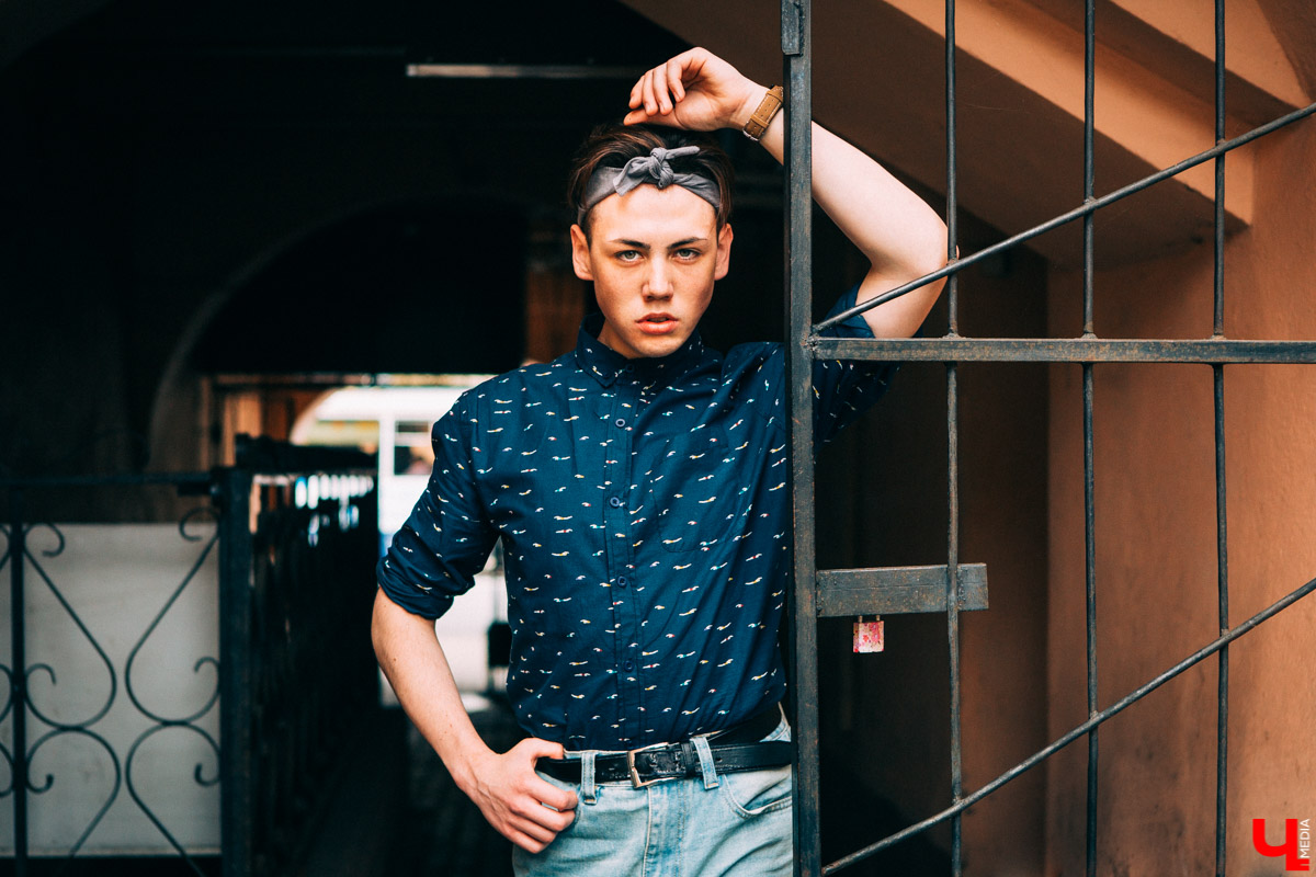 «Подворачиваем джинсы, так ноги кажутся стройнее»: мода улиц во Владимире