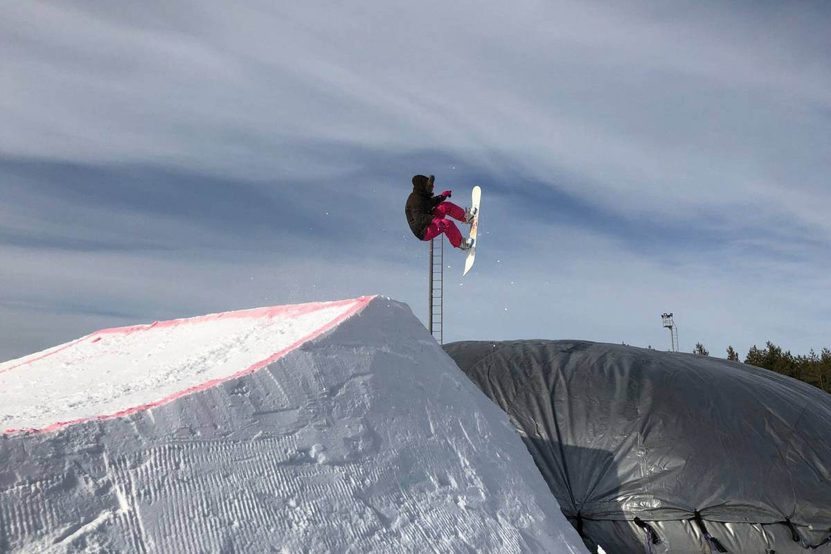 Гигантская подушка Big Air установлена на Красной горке